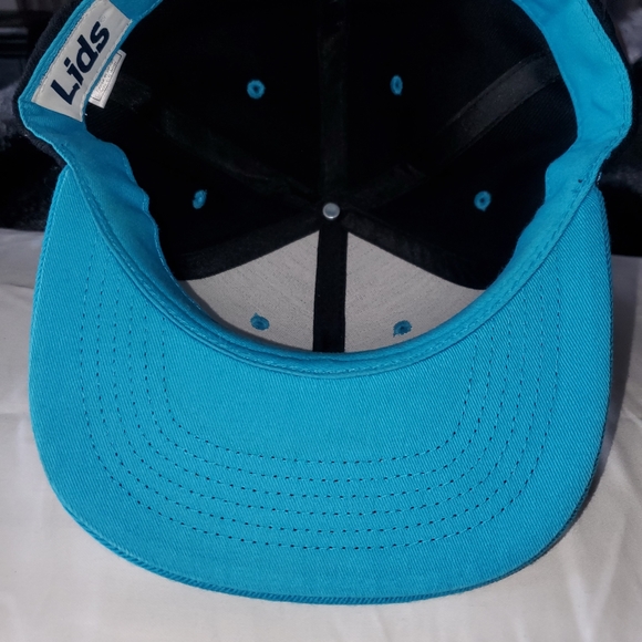 Hat - Picture 3 of 3